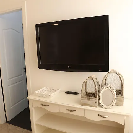 Dimi House Bed and Breakfast 4*