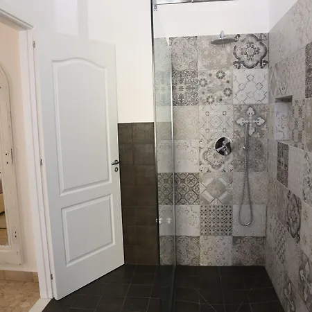 Bed and Breakfast Dimi House Λέτσε