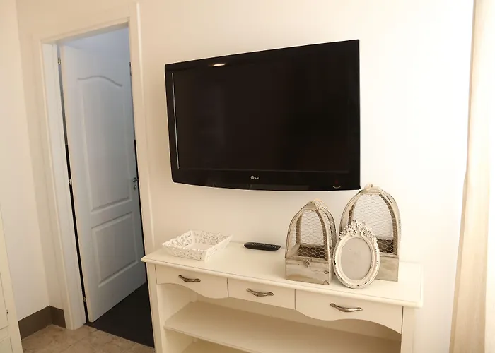 Dimi House Bed & Breakfast 4*