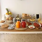 Dimi House Bed & Breakfast 4*