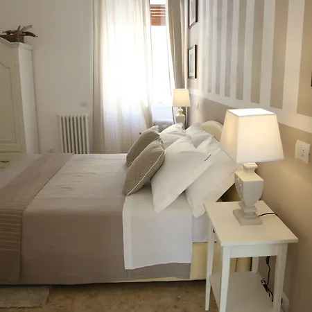 فندق مبيت وإفطار Dimi House ليتشي