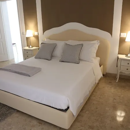 فندق مبيت وإفطار Dimi House ليتشي