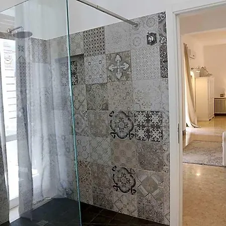 Bed and breakfast Dimi House