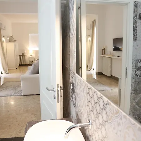 Dimi House Bed & Breakfast 2*