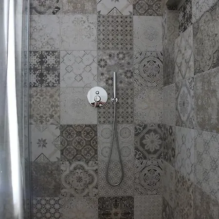 Dimi House Bed & Breakfast 2*