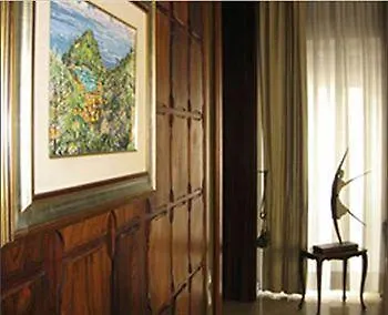 Alojamento de Acomodação e Pequeno-almoço Dimi House 4*