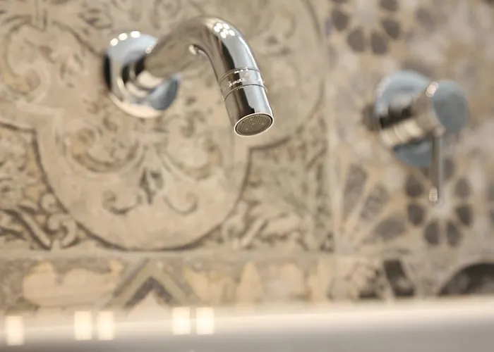 Alojamento de Acomodação e Pequeno-almoço Dimi House 4*